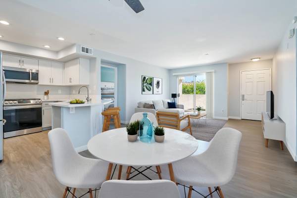 $2,649 / 2br - 957ft2 - Stylish 2BR Townhome Close to Shops- Tour Today ! (18005 W. Anne's Circle, Los Angeles, CA)63876593458051124