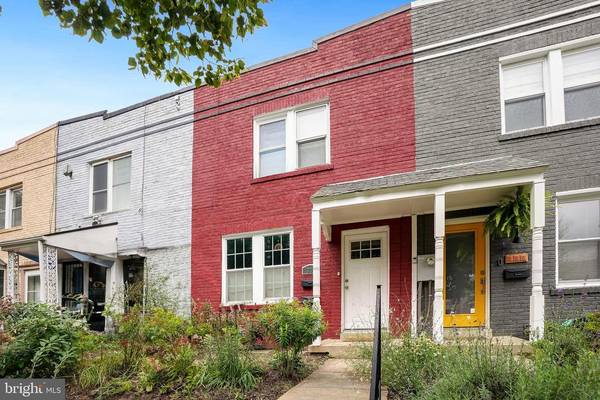 🎯 Move-in Ready DUPLEX Near $4B Commanders Stadium + Metro 🏈 1