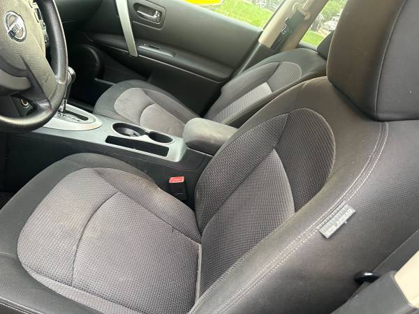 2010 Nissan Rogue (Bad transmission) - $1,000 (Springfield)63439830897025122