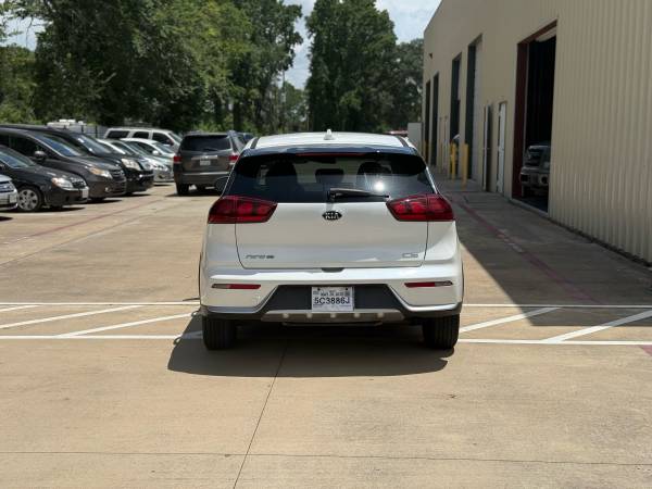2018 Kia Niro - $13,900 (Houston)63622429392515124