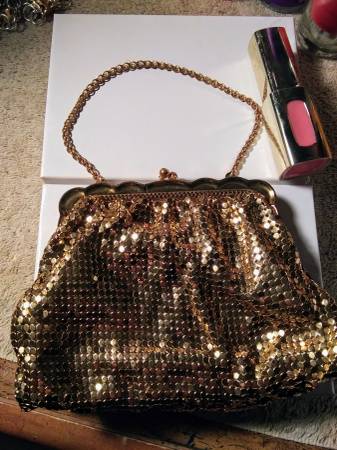 Vintage Whiting & Davis gold mesh small bag 1