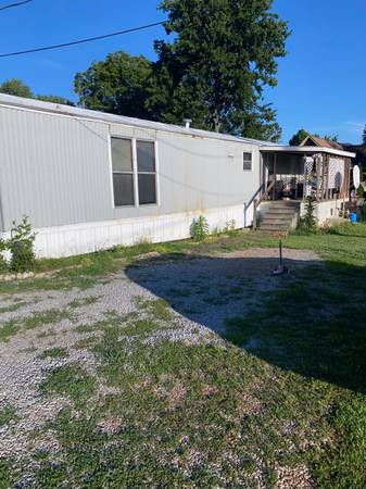 $18,500 / 2br - Fleetwood One Owner