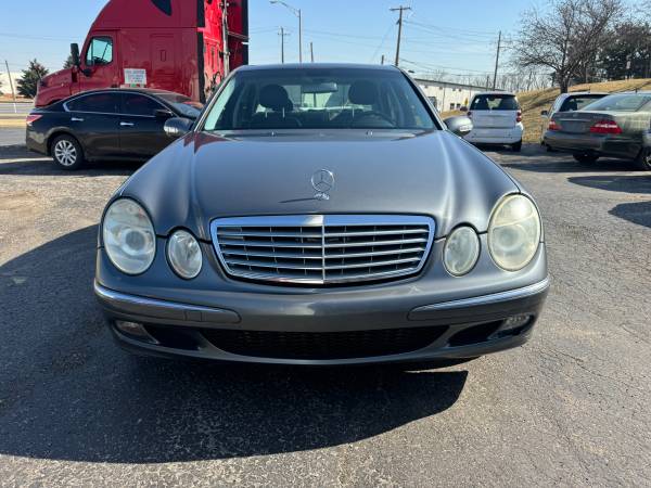 SEDÁN MERCEDES BENZ E320 CDI DIÉSEL EN EXCELENTE ESTADO 2005 - $7.000 (ROMEOVILLE / BOLINGBROOK IL)63618690126851120