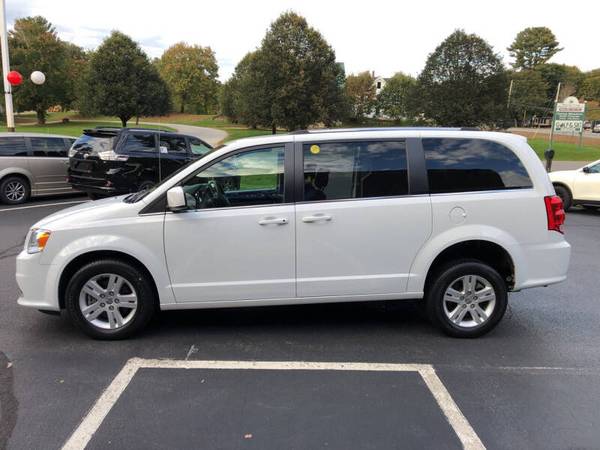 ♿♿ 2019 DODGE GRAND CARAVAN SXT | SOLUCIONES DE MOVILIDAD ♿♿ - $44,995 (NEW ENGLAND MOTOR CAR CO)63622639636099124