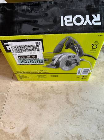 Hand held tile saw 1