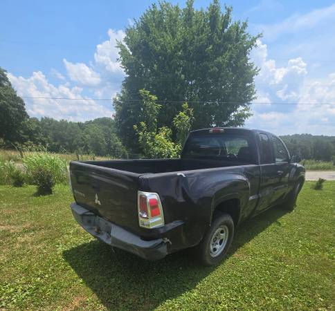2007 Mitsubishi Raider LS - $3,500 (French Lick)63469769681283122