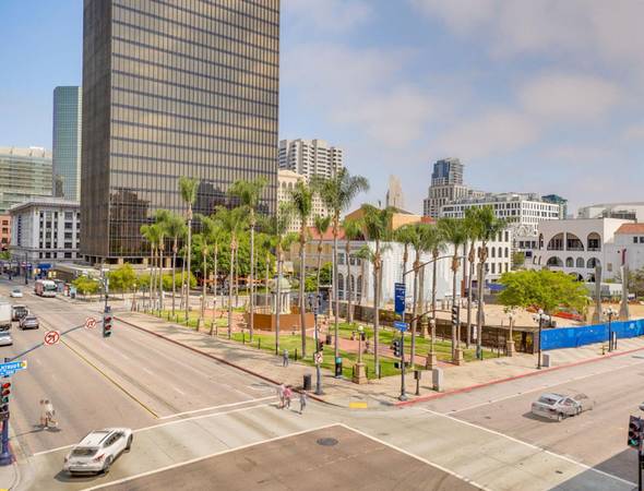 $2,395 / 1br - 1 MONTH FREE + Large Loft-Style Floorplan - Upscale Downtown Living (Downtown in Gaslamp)63998454799235123
