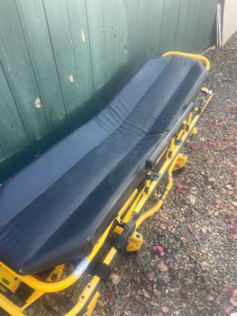 Stryker Rugged ambulance cot 1