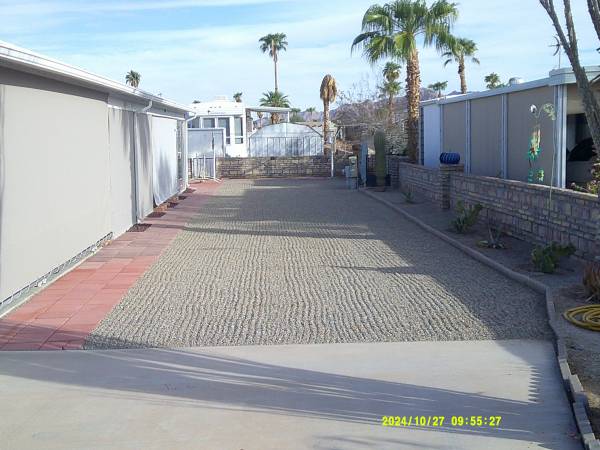 $425 Nice RV space available for rent (Yuma Foothills)64214141834754120