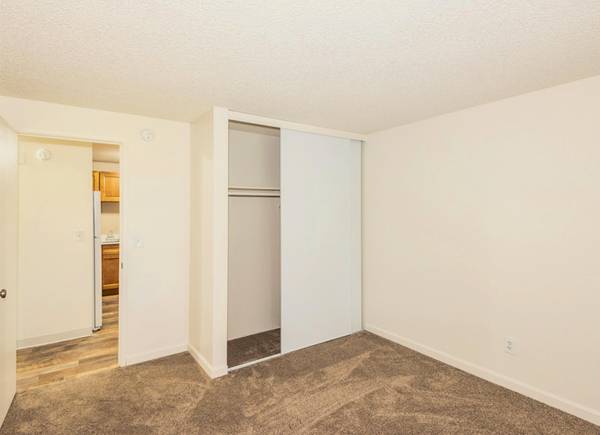 $1,345 / 1br - $500 OFF ur 1ST MO! Built-In Shelves, Small Complex, Newer Appliances (Tigard)63999315260163123
