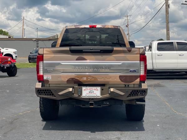 F250 4x4 con elevación y camuflaje, título limpio, camioneta del sur 4x4 - $38.900 (Easley)63499865031427124