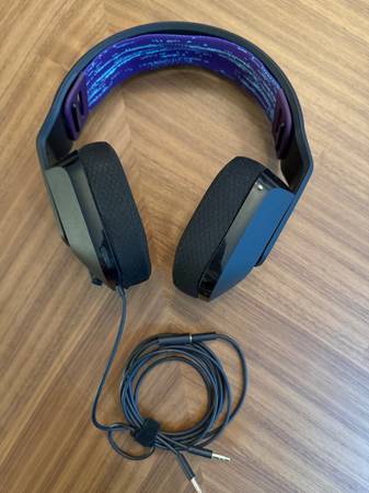 Logitech G335 Wired Gaming Headset 1