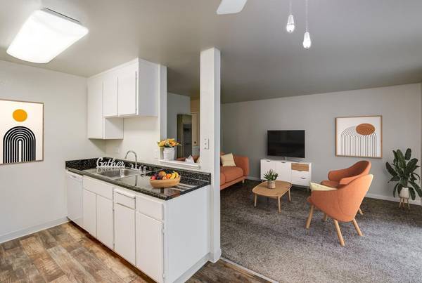 $2,035 / 1br - 634ft2 - Laundry Center, Cable/High Speed Internet Available, Private Balcony63686121519363124