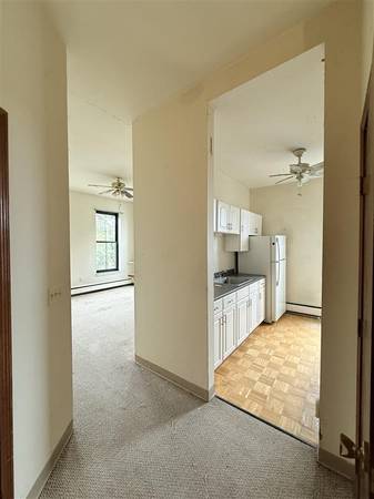$2,200 / 1hab - 700ft2 - Loft como 1 habitación con calefacción y agua caliente incluidas - ¡1 minuto hasta la línea verde! (Gilman Sq)63655181094275120