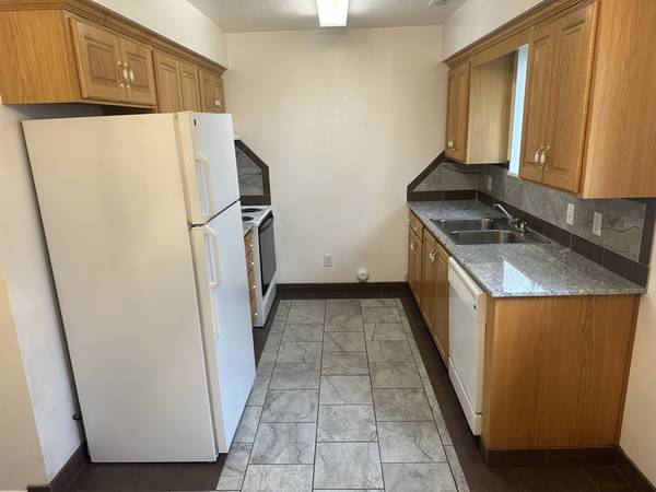 $1375.00 / 2br - 950ft2 - 2 Bed 1.5 Bath Townhome - Available Now! Ask About Move-In Special64037392126977121