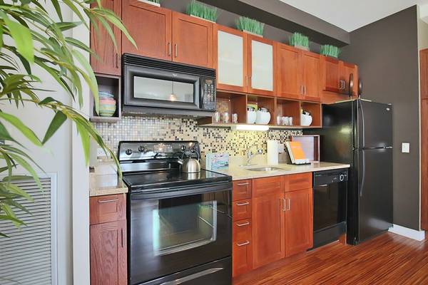 $2,220 / 1br - Historic One Bedroom-In unit W/D, Gym, Green Space-The Loop (The Loop)63960014760706123