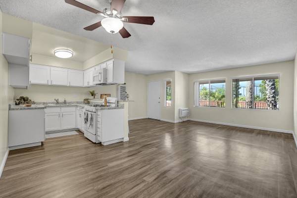 $2,030 / 1br - 700ft2 - Fitness Center with State-Of-The-Art Equipment, Dishwasher, Gas Stove (13811 Shoemaker Ave, Norwalk, CA)63876482013313121