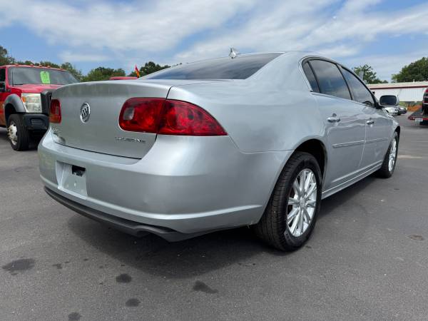 2011 Buick Lucerne CX FWD! - $5.900 (Ortonville)63470237246979124