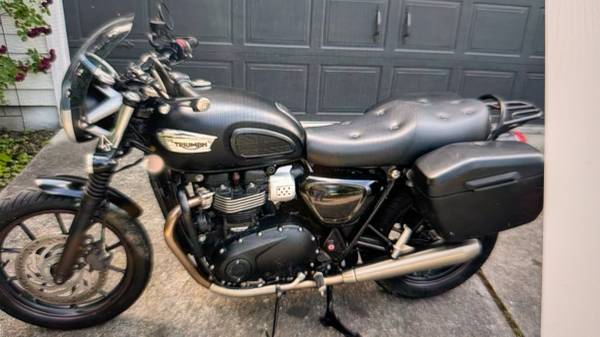 Classic 2018 Triumph Street Twin 900 cc