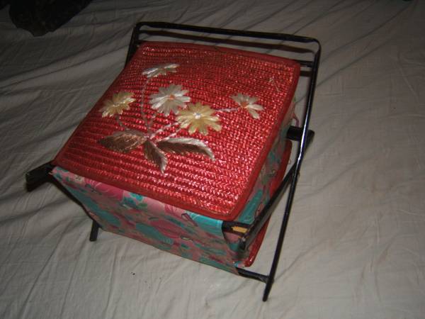 Folding Knitting Bag Wood & Fabric Sewing bag from the 1960s mexico 1