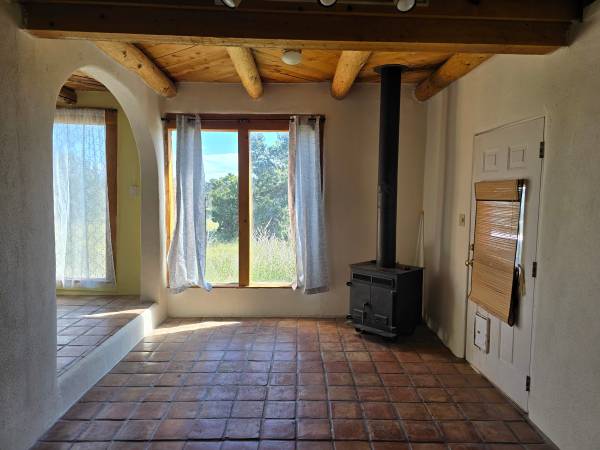 $1,875 / 1br - 1100ft2 - Country Sanctuary . Private and quiet.63659815582083124