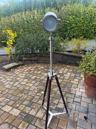 Pottery barn tripod lamp 1