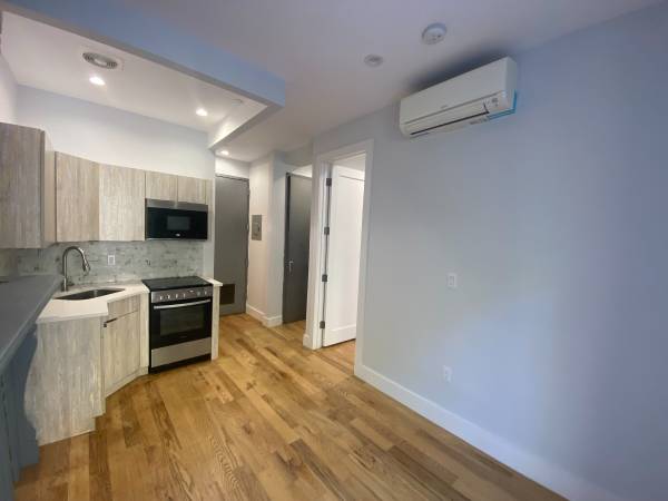 $2,850 / 1br - 600ft2 - PRIME CROWN HEIGHTS!SUNNY 1 BED!PRIVATE DECK!NEAR SUBWAY!MUST SEE! (Crown Heights)63862609945601122