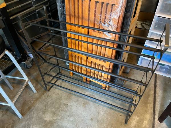 Adjustable shoe rack 1