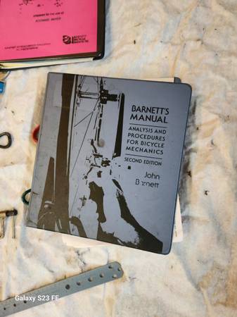 BIKE MECHANIC PARK TOOL SET AND BARNETT  MANUALS 1