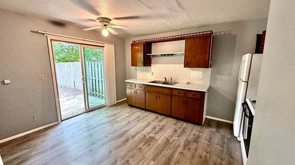 $1,150 / 3br - 1050ft2 - For Rent: 3 Bed, 1.5 Bath Condo in Stevensville | Available October 13 (Stevensville)63775322571777124