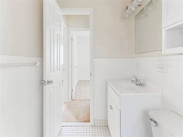 $1,000 / 1br - 875ft2 - Satisfy your daily need for comfort and convenience at Halley House. L (Washington, DC)64040192585091121