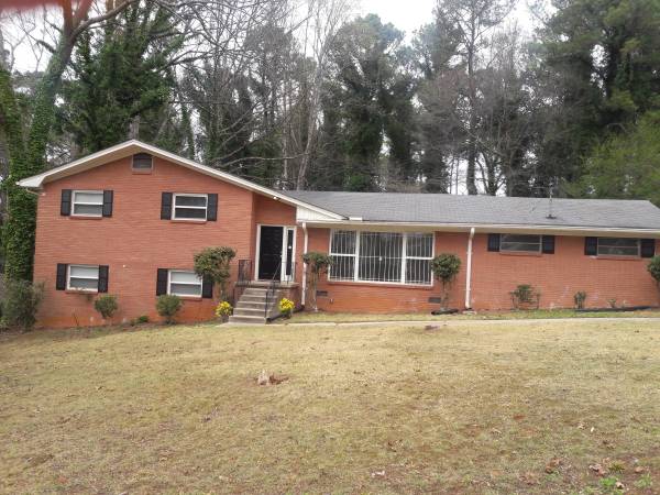$250 / 1br - Looking For Mature roommate:Senior Retirees, & SSI Welcomed (Stone Mountain)63921560300418120