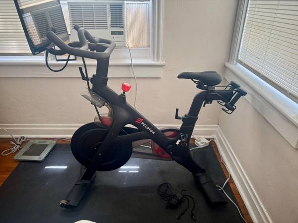Peloton Bike 3rd Gen – Excellent 1