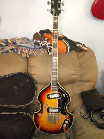 Ventura bass guitar 1970s. 1