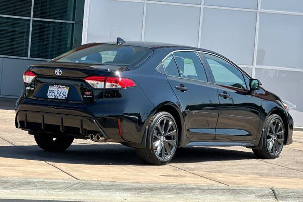 2025 Toyota Corolla Hybrid sedan Midnight Black - $27,998 (_Toyota _ _ Corolla Hybrid _)63613247359105122