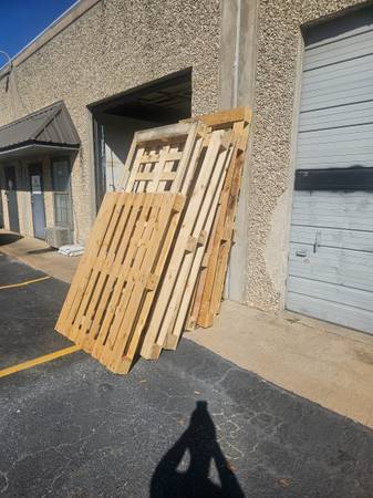 Free pallets 1