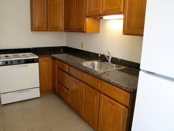 $1,150 / 2br - Albany , Unique, Over Garage, 2 Bedroom Apt. No Neighbors!! (albany / el cerrito)63879904606211123