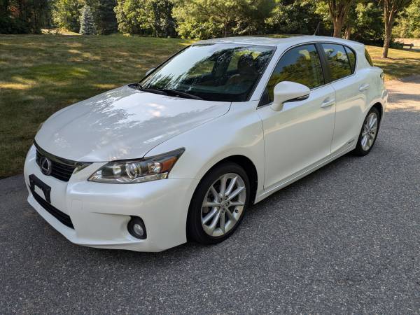 2012 Lexus CT200h Hybrid Premium Clean! - $8,900 (Middleton MA)63654724913025120