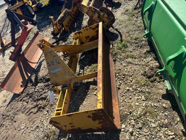 5ft tractor box blade!! - $450 (Loganville)63470457545473120