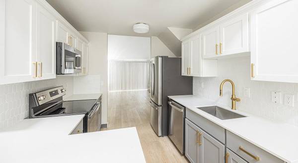 $2,339 / 2br - 1095ft2 - Parque para perros, Persianas para ventanas, Armarios empotrados, Pisos con apariencia de madera (Mountain Park)63672530622595124