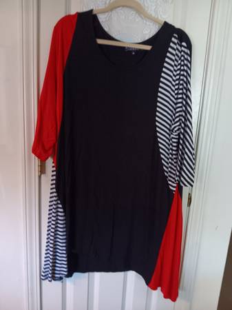 WOMENS' PLUS SIZE TUNIC 1