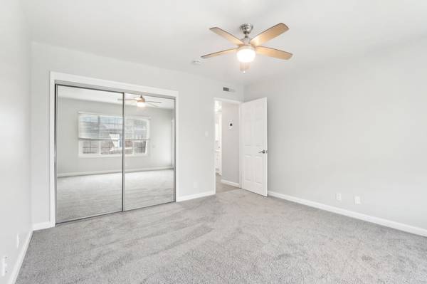 Covered and assigned parking, Dishwasher, Clubhouse 1