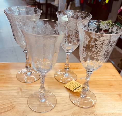 CAMBRIDGE Rose Point high quality crystal SET of 4 Wine Glasses 1