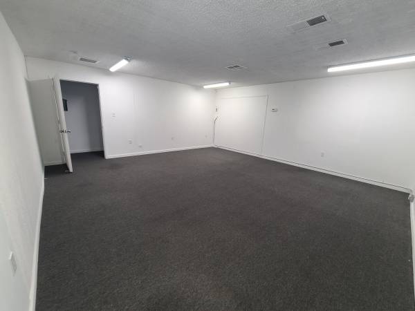 $900 / 350ft2 - Hayward Office Space for Lease (hayward / castro valley)63667856638465123