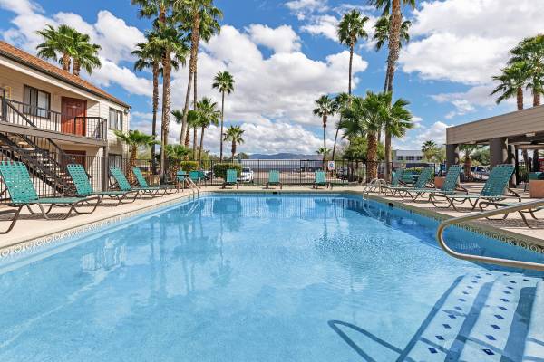 $1,149 / 3br - 800ft2 - ¡Zapatillas Bienvenidas! 🩴☀️ | ¡Pregunta sobre nuestras Ofertas de Verano! ¡$1500 de descuento! (Tucson)63674721903105121
