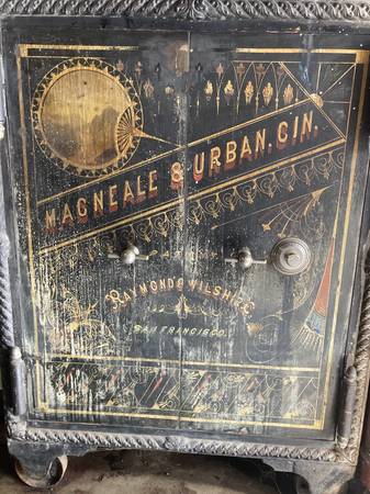 large heavy safe 1