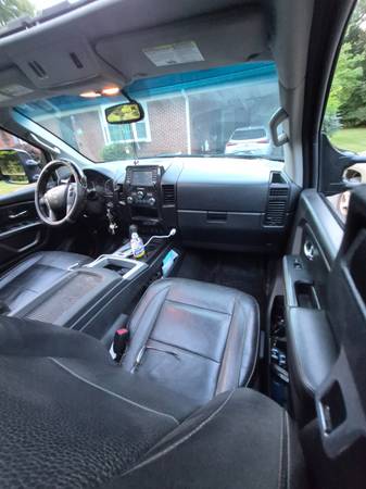 2015 Nissan Titan crew cab - Photo 8