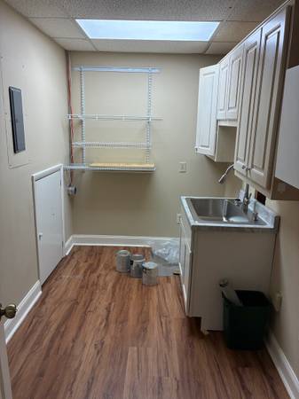 $4,500 / 1600ft2 - Office Space for Rent (James Island)64016107586817124