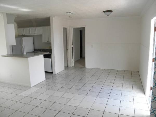 $1,600 / 2br - Fabulous 2 bed 1.5 bath Condo/Townhome ~Large private fenced courtyard (Boynton Beach - 33435*)64049281978881121