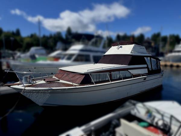 1976 / 32FT Carver Monterey 1